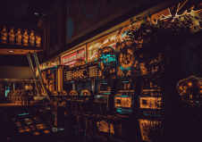 Red Flags and Green Lights For Offshore Casinos.jpg
